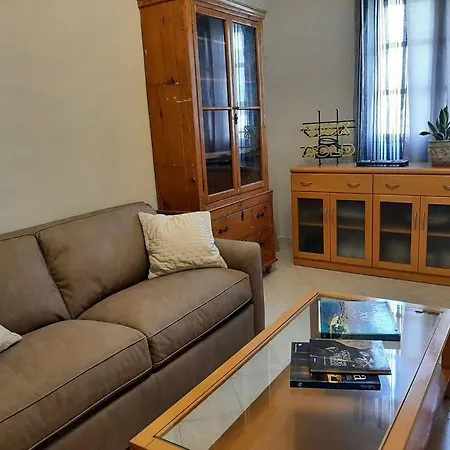 Central, Quiet And Comfortable Apartamento *